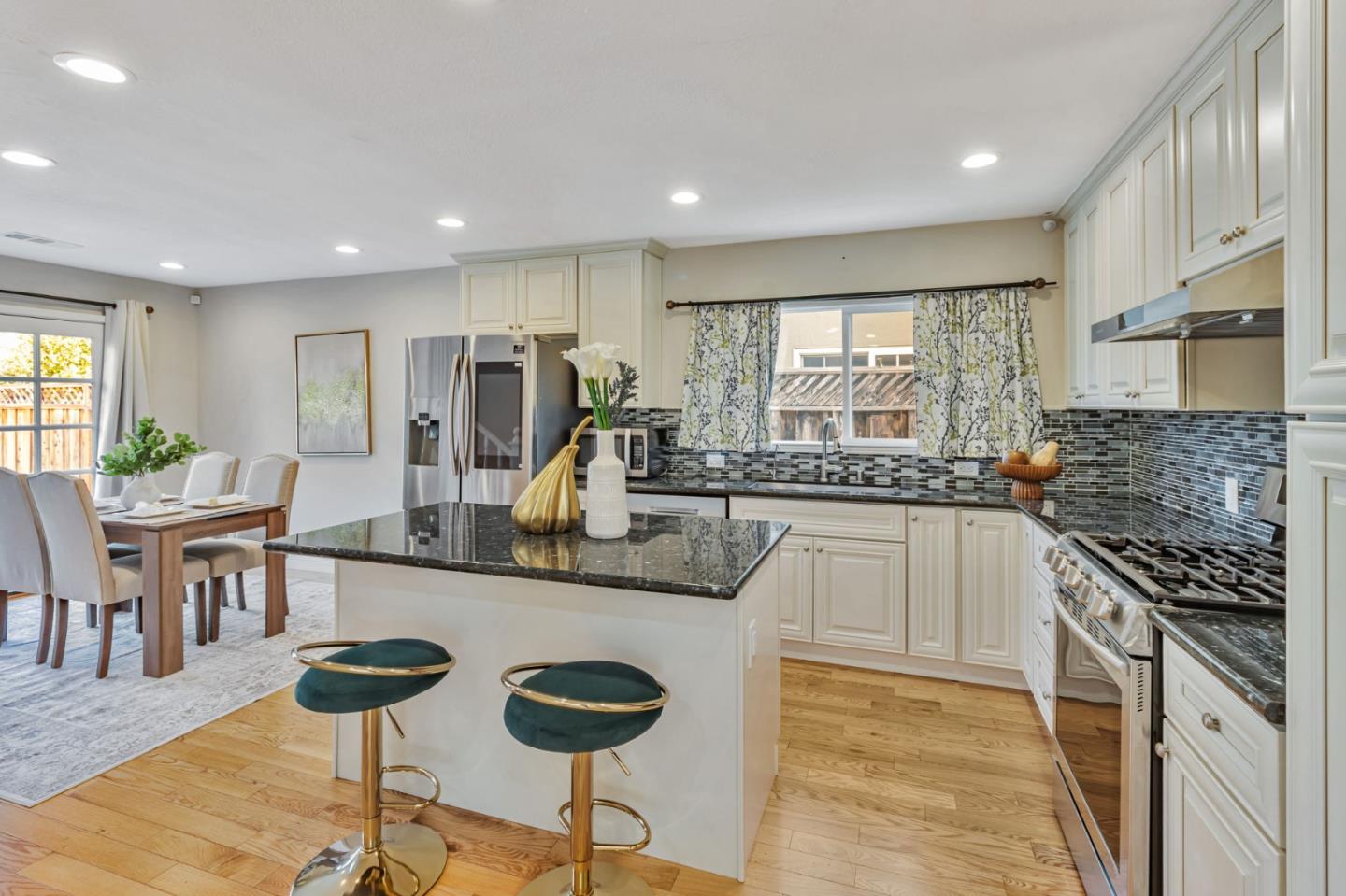 Detail Gallery Image 1 of 35 For 840 Corlista Dr, San Jose,  CA 95128 - 3 Beds | 2/1 Baths
