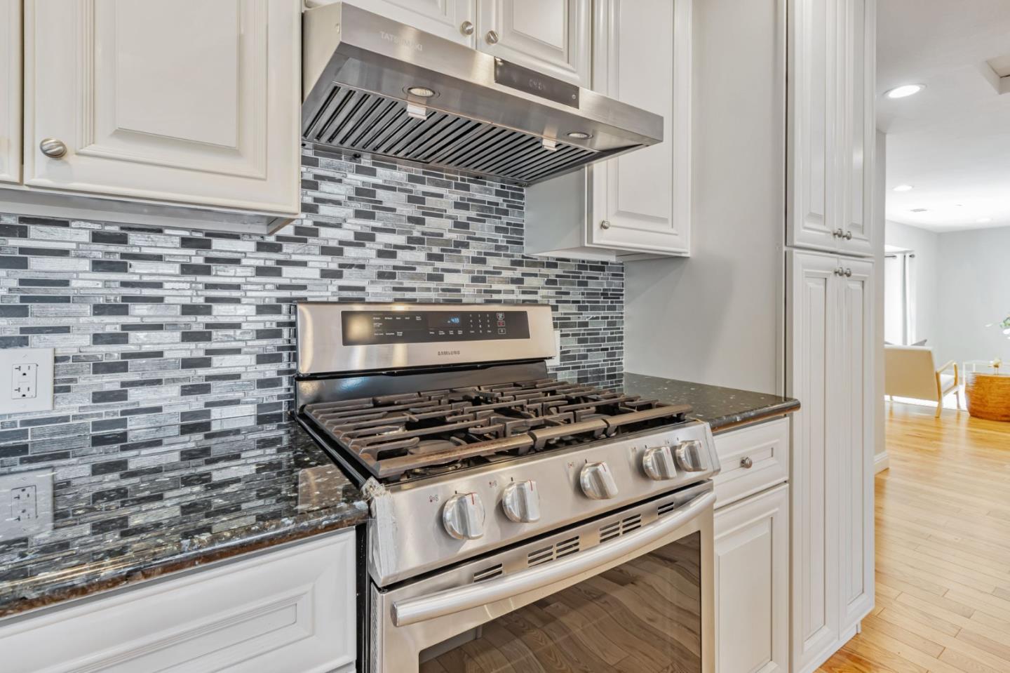Detail Gallery Image 14 of 35 For 840 Corlista Dr, San Jose,  CA 95128 - 3 Beds | 2/1 Baths