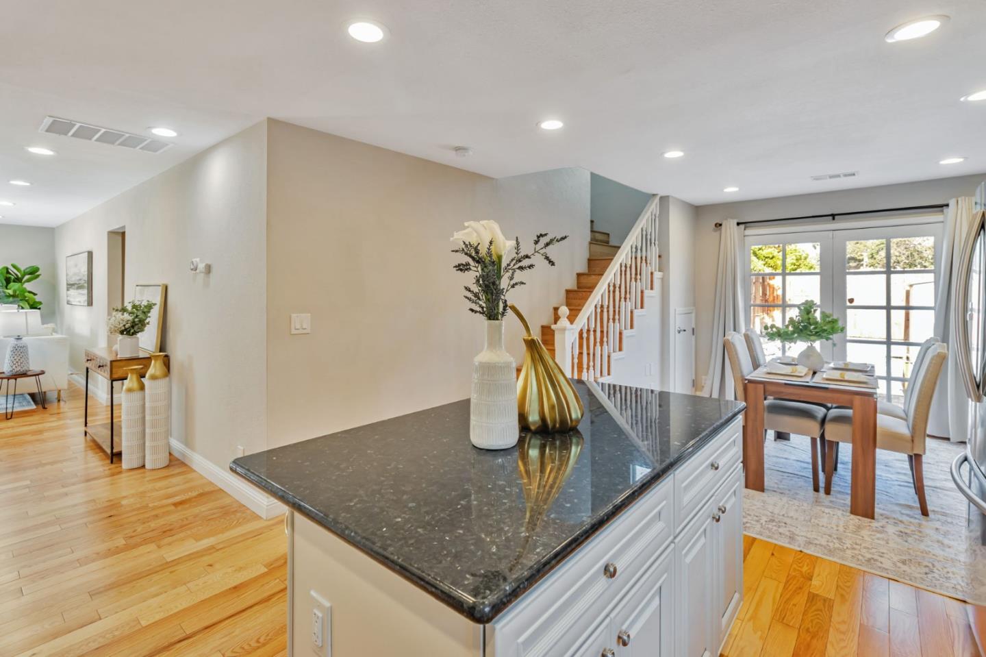 Detail Gallery Image 6 of 35 For 840 Corlista Dr, San Jose,  CA 95128 - 3 Beds | 2/1 Baths