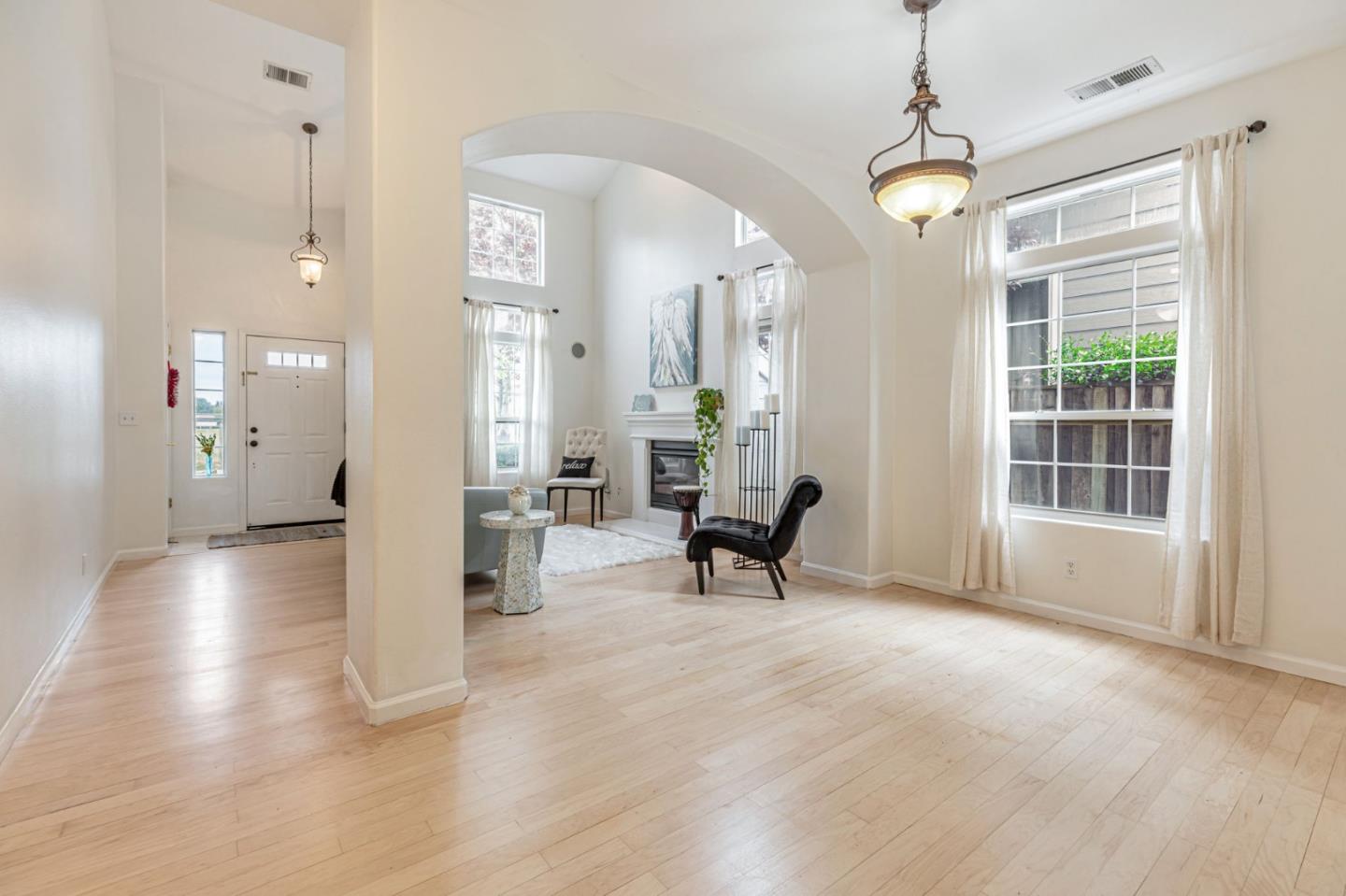 Detail Gallery Image 10 of 56 For 535 E Central Ave, Morgan Hill,  CA 95037 - 4 Beds | 2/1 Baths