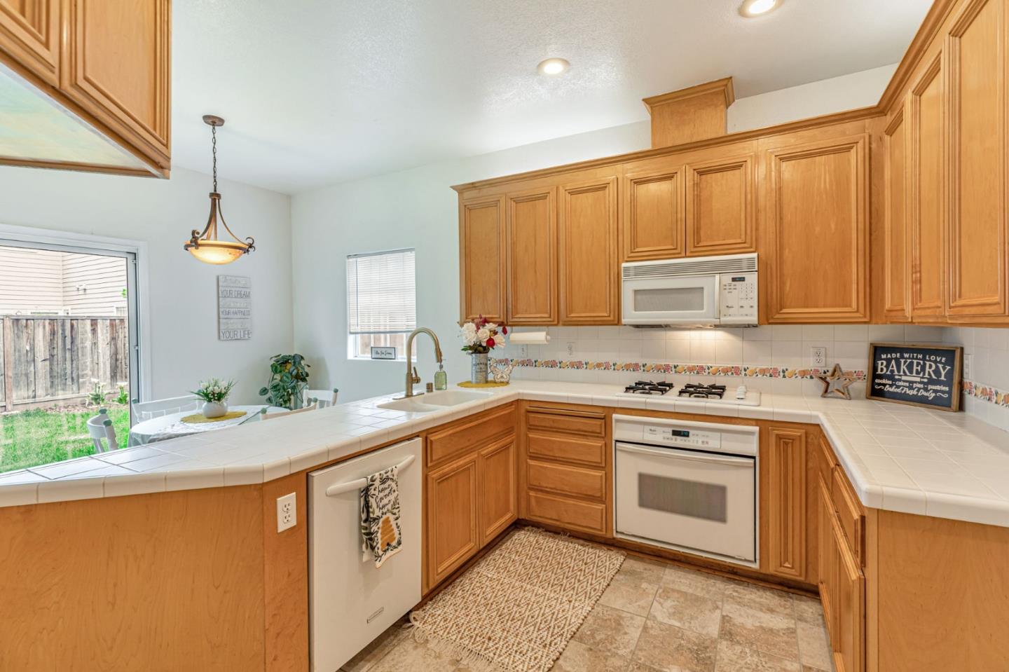 Detail Gallery Image 14 of 56 For 535 E Central Ave, Morgan Hill,  CA 95037 - 4 Beds | 2/1 Baths