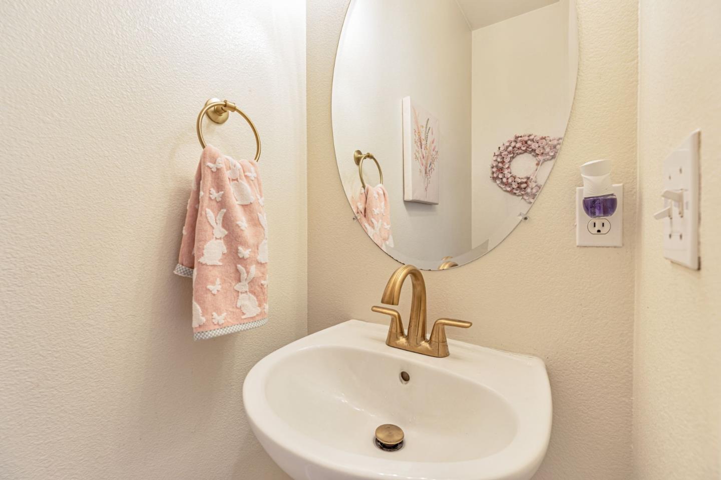 Detail Gallery Image 36 of 56 For 535 E Central Ave, Morgan Hill,  CA 95037 - 4 Beds | 2/1 Baths