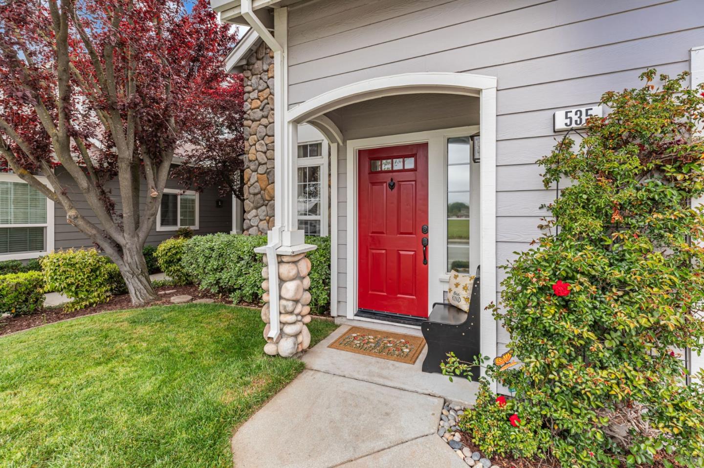 Detail Gallery Image 4 of 56 For 535 E Central Ave, Morgan Hill,  CA 95037 - 4 Beds | 2/1 Baths