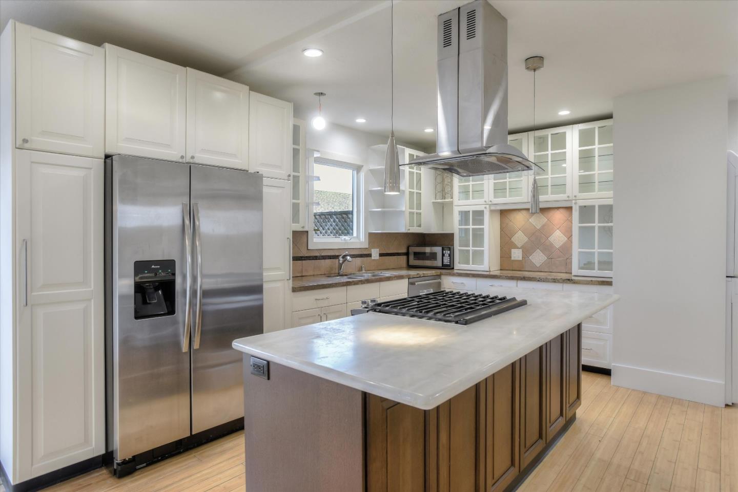 Detail Gallery Image 10 of 30 For 722 Linden Ave, Burlingame,  CA 94010 - – Beds | – Baths