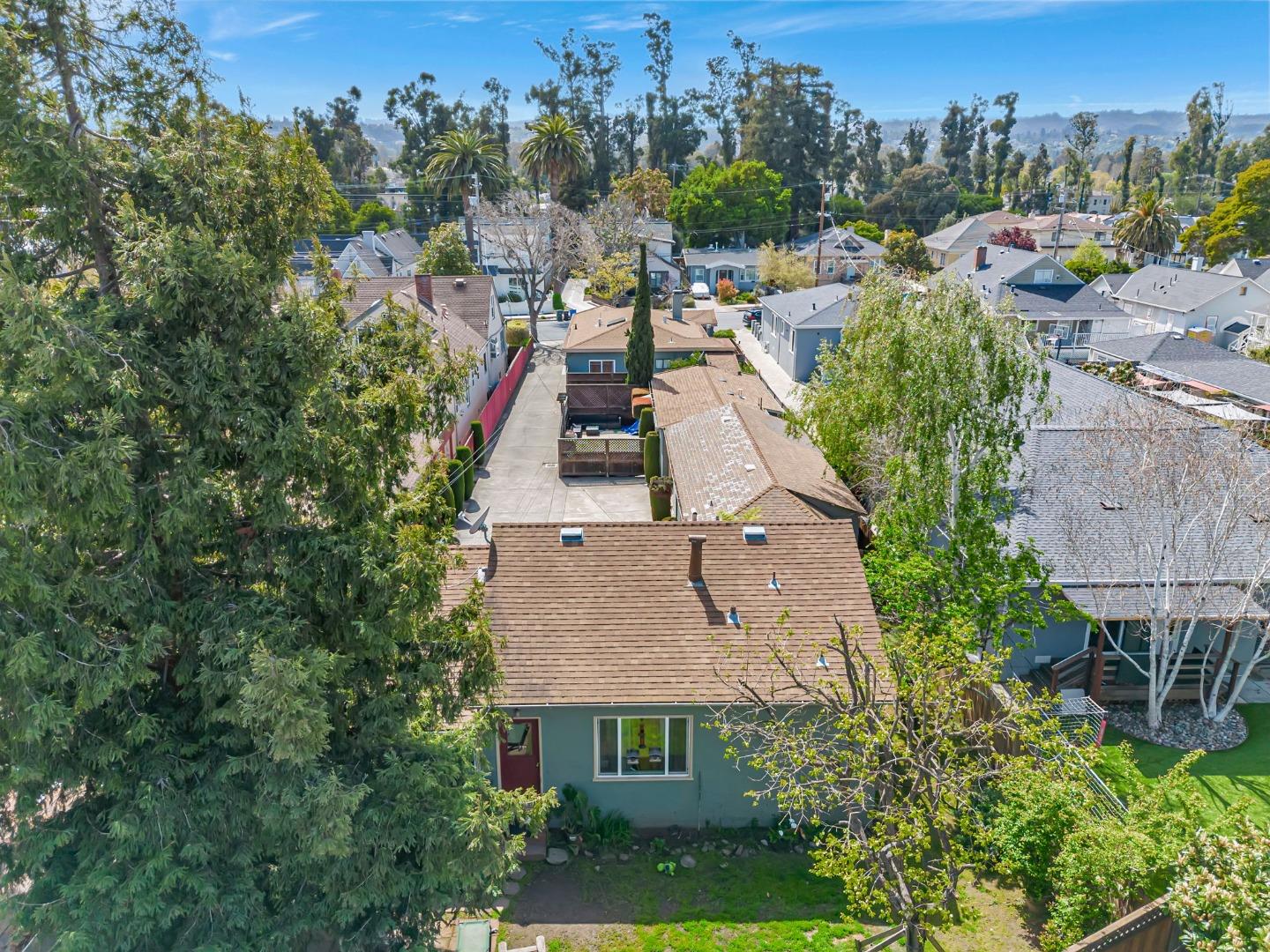 Detail Gallery Image 24 of 30 For 722 Linden Ave, Burlingame,  CA 94010 - – Beds | – Baths