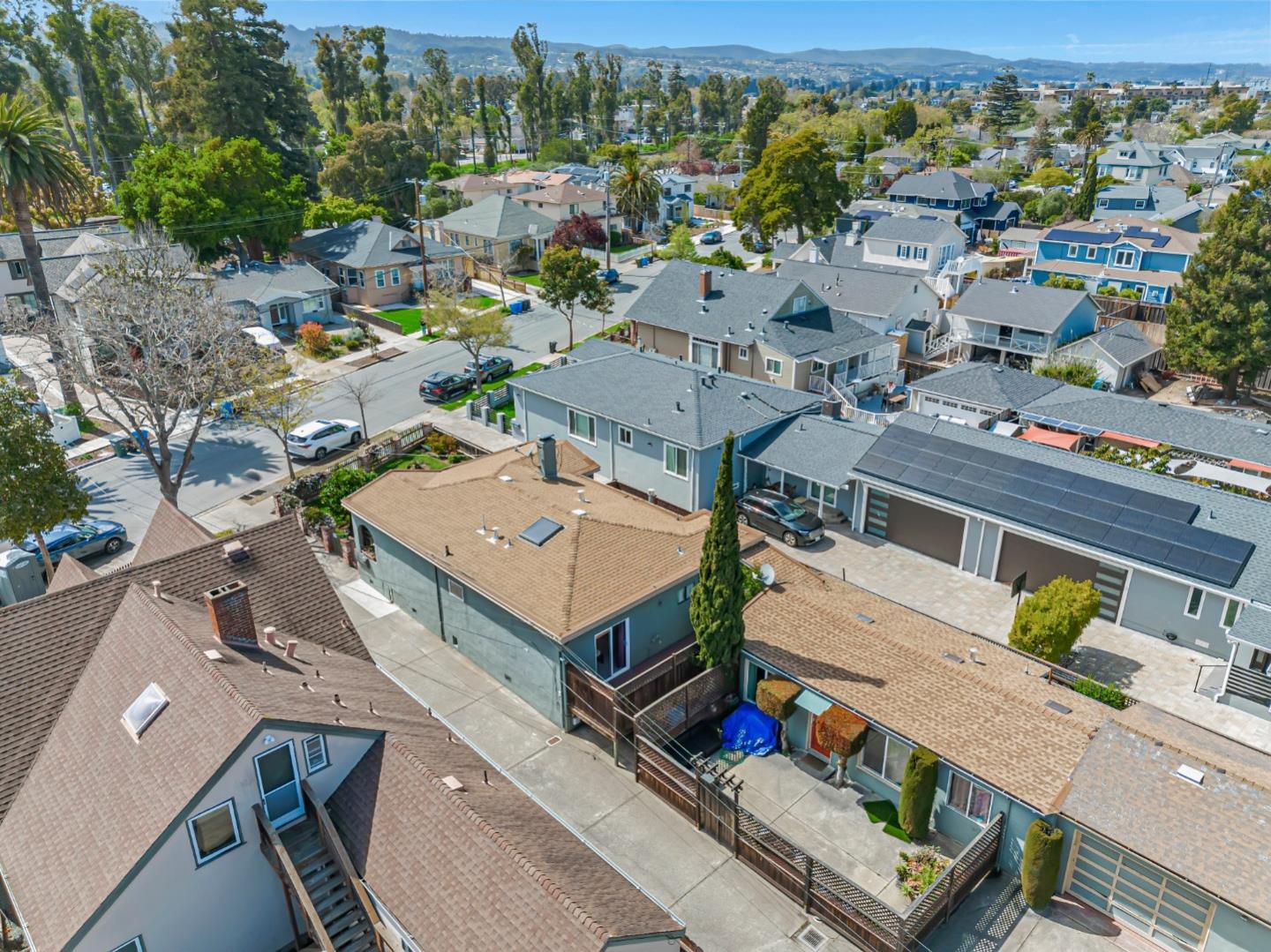 Detail Gallery Image 29 of 30 For 722 Linden Ave, Burlingame,  CA 94010 - – Beds | – Baths
