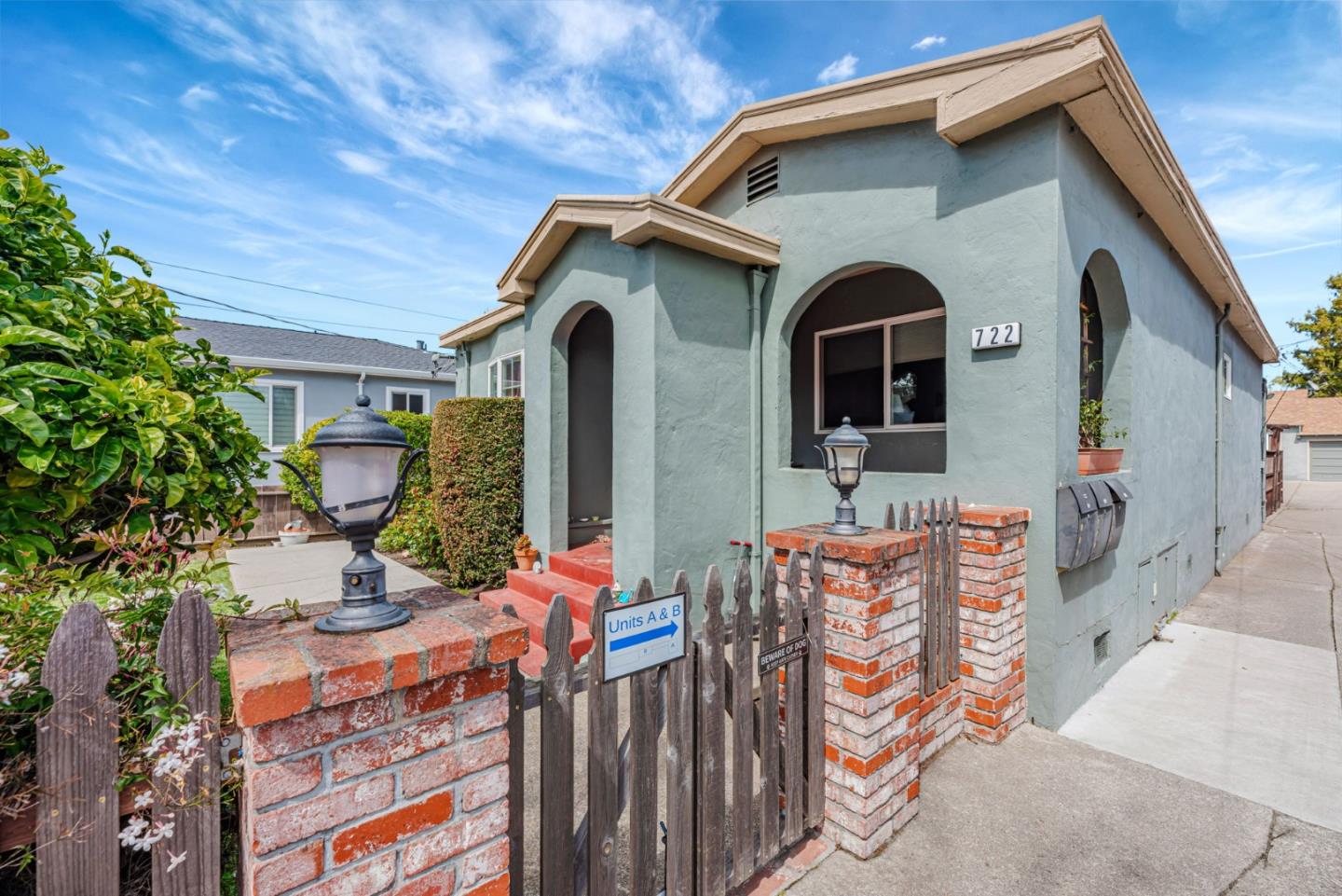 Detail Gallery Image 4 of 30 For 722 Linden Ave, Burlingame,  CA 94010 - – Beds | – Baths