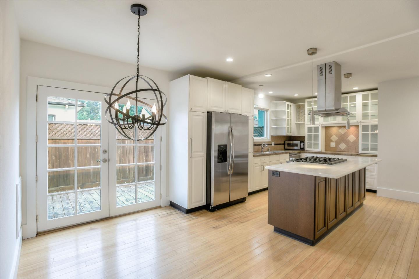 Detail Gallery Image 8 of 30 For 722 Linden Ave, Burlingame,  CA 94010 - – Beds | – Baths