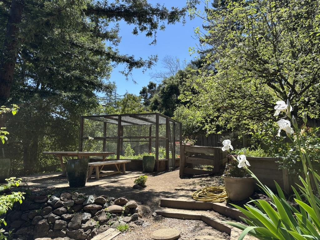 Detail Gallery Image 21 of 29 For 108 Santa Maria Ave, Portola Valley,  CA 94028 - 3 Beds | 2 Baths