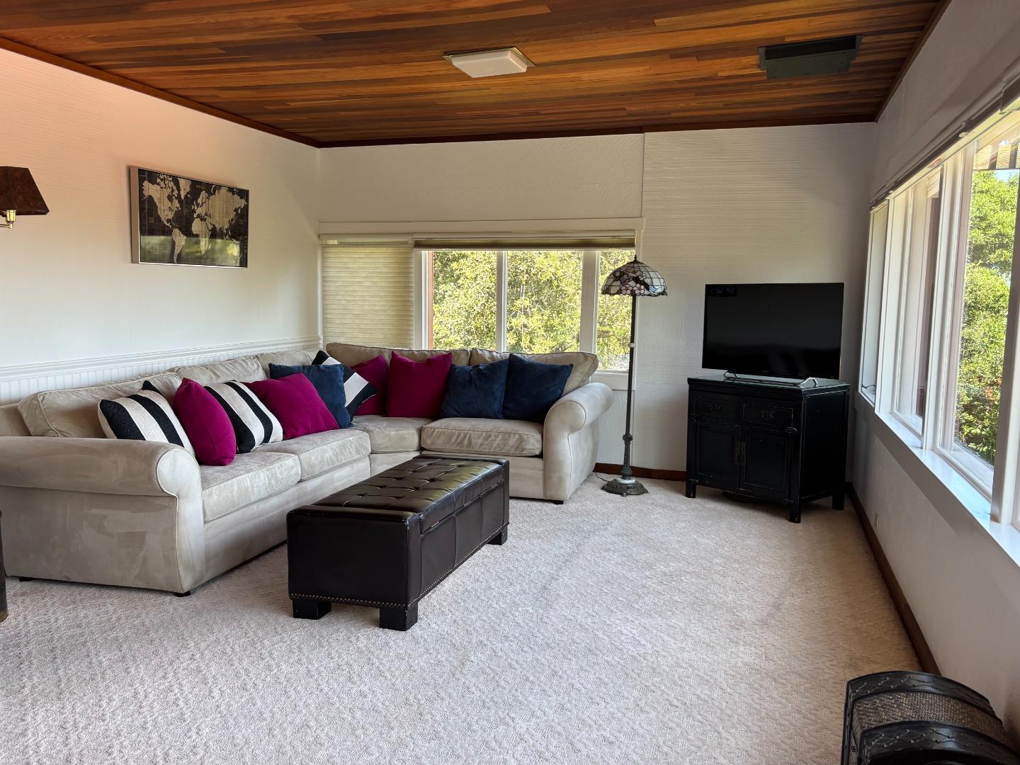 Detail Gallery Image 3 of 29 For 108 Santa Maria Ave, Portola Valley,  CA 94028 - 3 Beds | 2 Baths