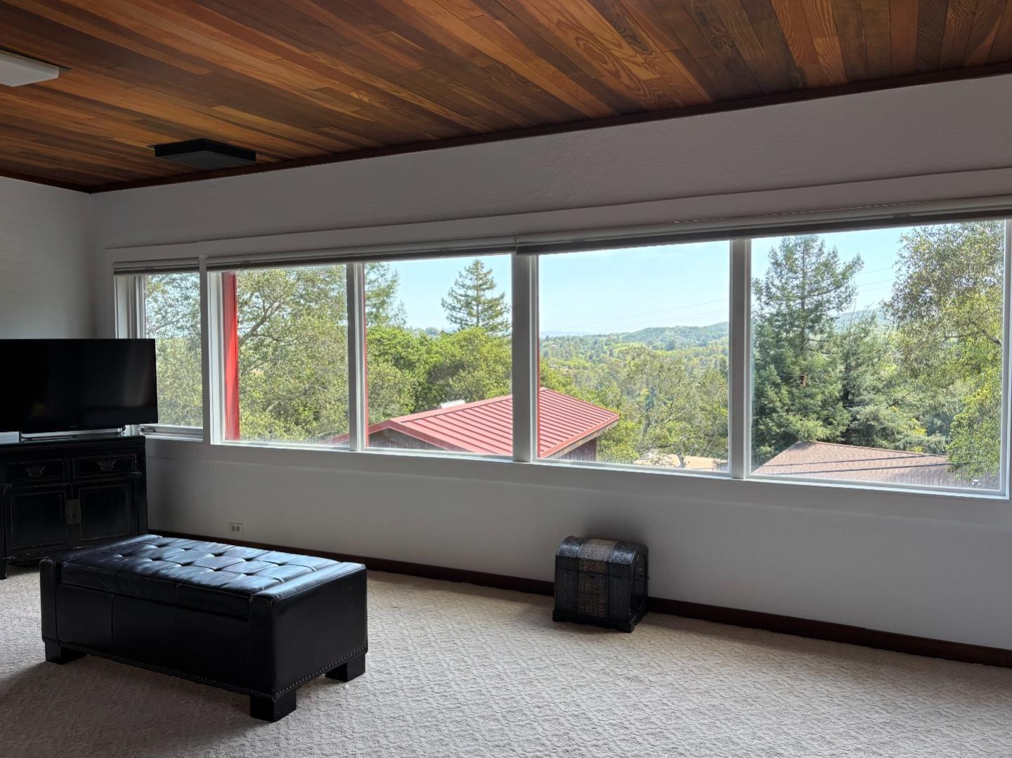 Detail Gallery Image 4 of 29 For 108 Santa Maria Ave, Portola Valley,  CA 94028 - 3 Beds | 2 Baths