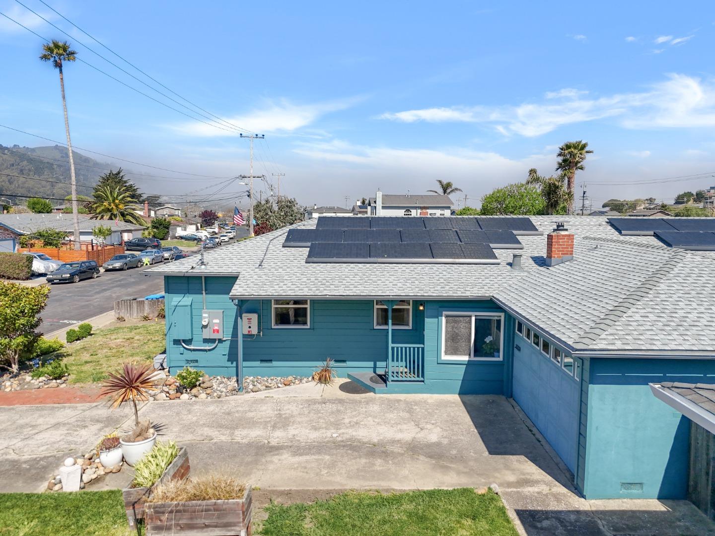 Detail Gallery Image 3 of 84 For 847 Arguello Blvd, Pacifica,  CA 94044 - 4 Beds | 2 Baths