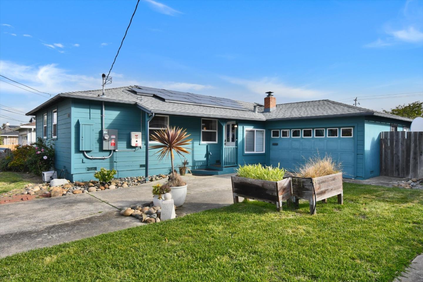 Detail Gallery Image 6 of 84 For 847 Arguello Blvd, Pacifica,  CA 94044 - 4 Beds | 2 Baths