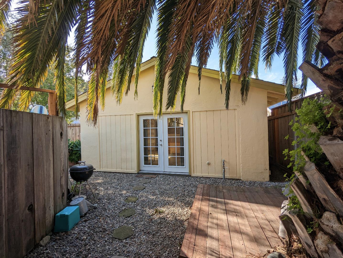 Detail Gallery Image 21 of 33 For 220 Kenneth St, Santa Cruz,  CA 95060 - 3 Beds | 2 Baths
