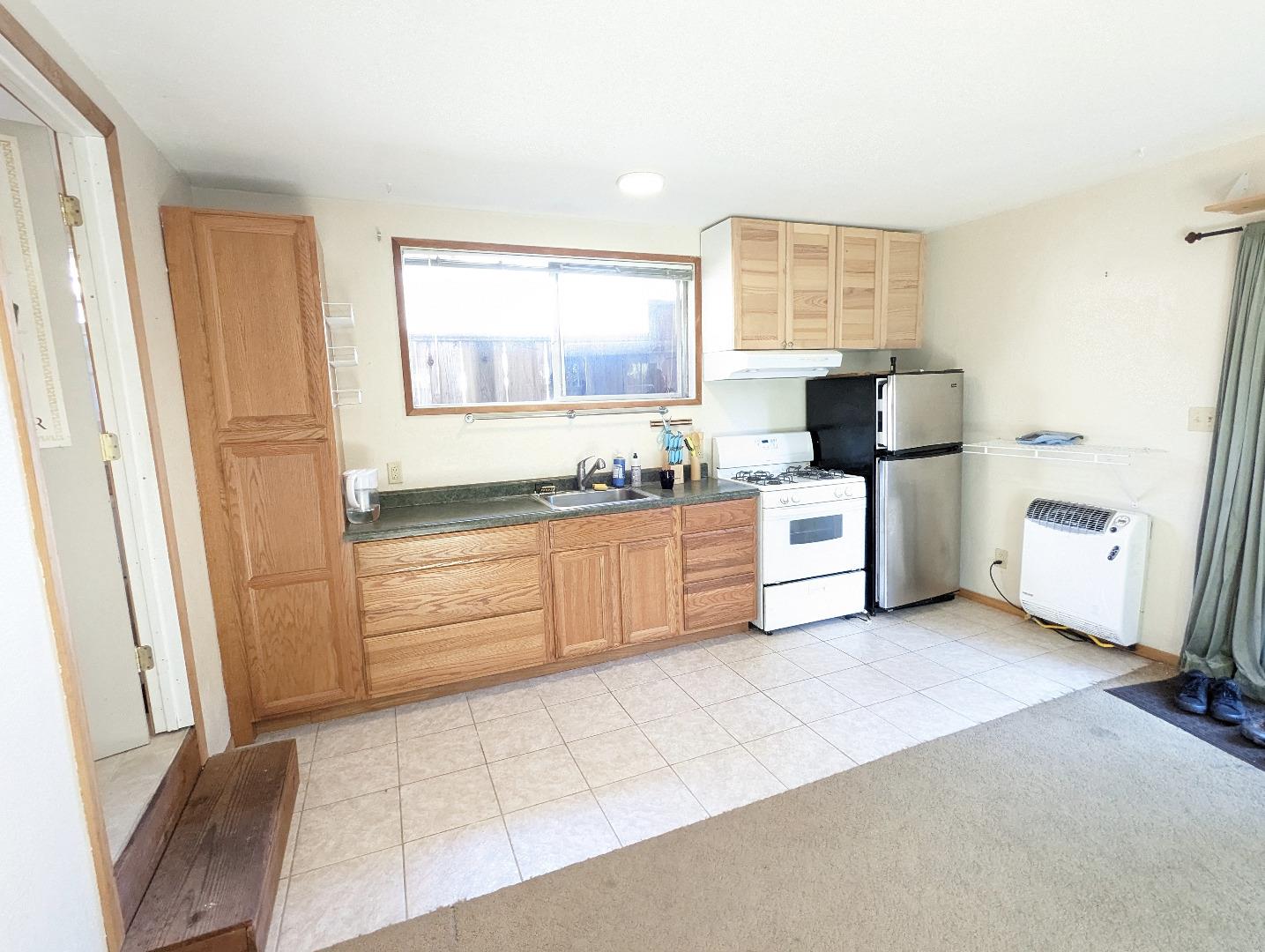 Detail Gallery Image 25 of 33 For 220 Kenneth St, Santa Cruz,  CA 95060 - 3 Beds | 2 Baths