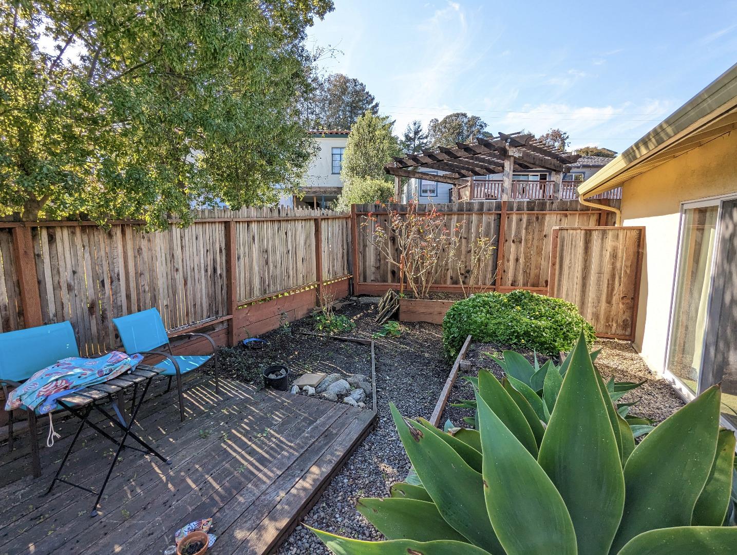 Detail Gallery Image 28 of 33 For 220 Kenneth St, Santa Cruz,  CA 95060 - 3 Beds | 2 Baths