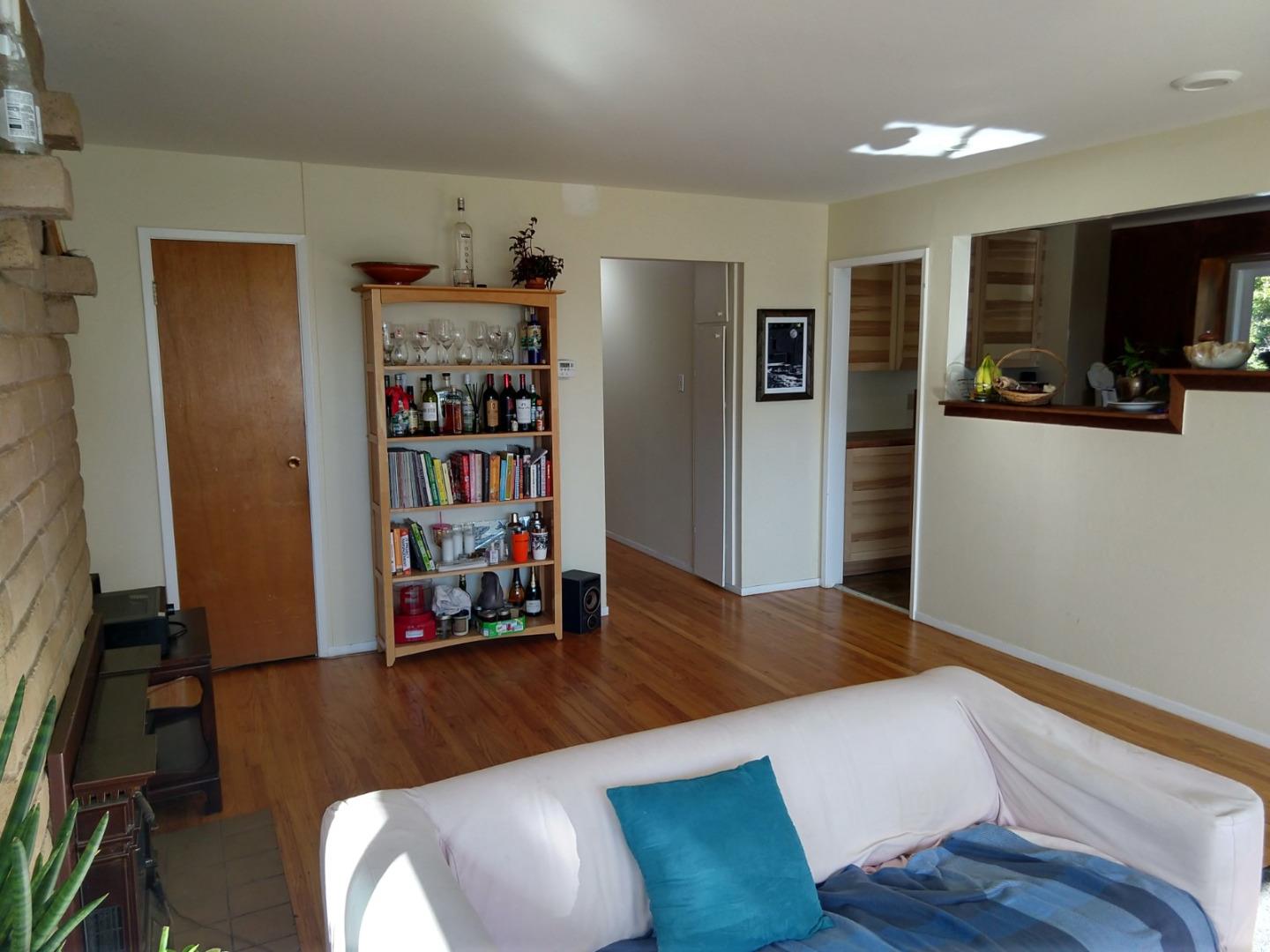Detail Gallery Image 3 of 33 For 220 Kenneth St, Santa Cruz,  CA 95060 - 3 Beds | 2 Baths