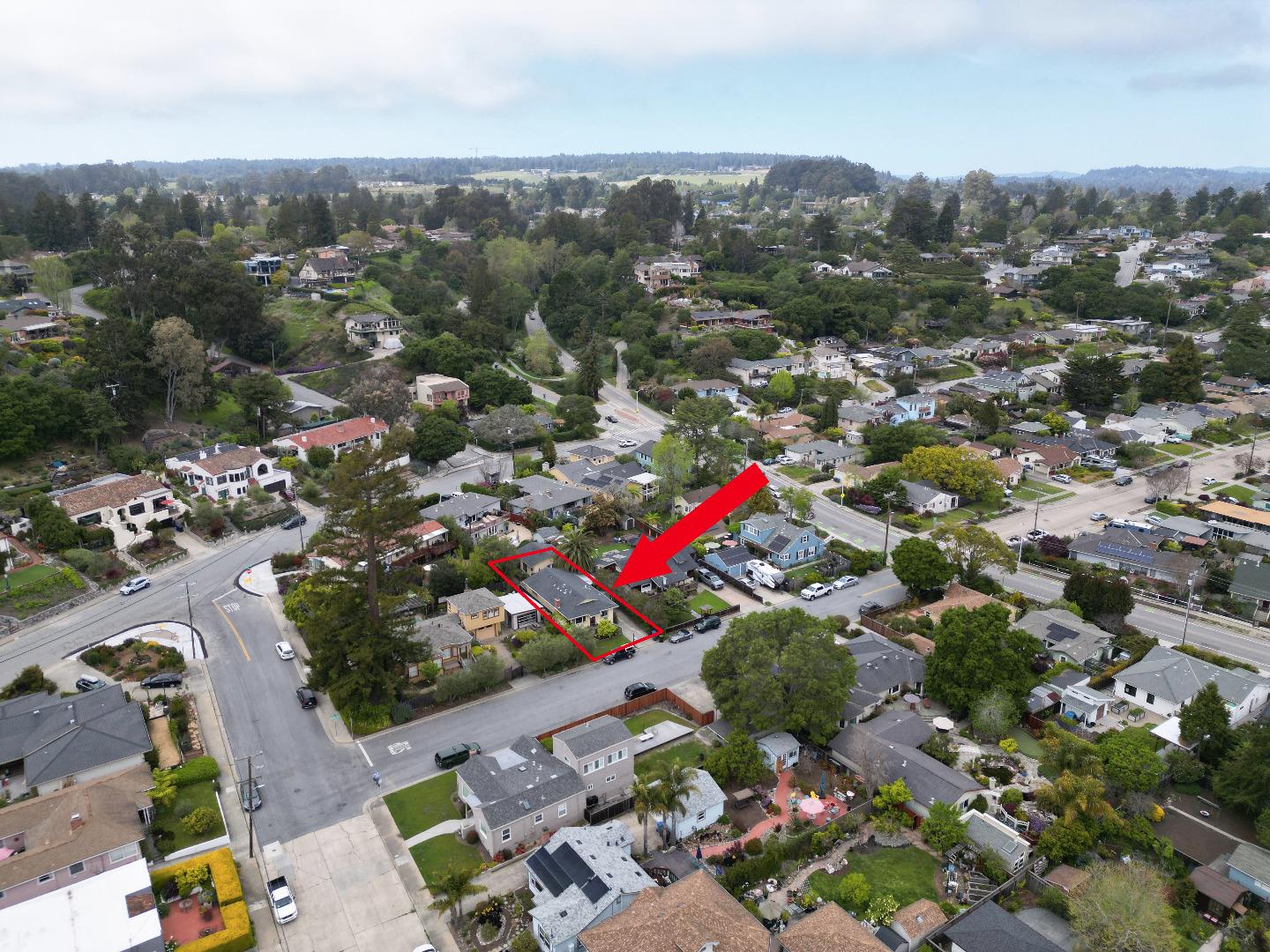 Detail Gallery Image 32 of 33 For 220 Kenneth St, Santa Cruz,  CA 95060 - 3 Beds | 2 Baths
