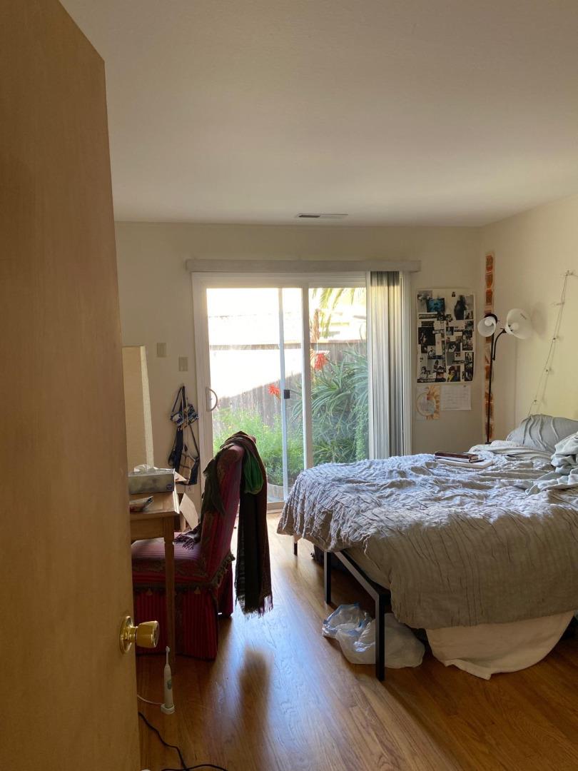 Detail Gallery Image 8 of 33 For 220 Kenneth St, Santa Cruz,  CA 95060 - 3 Beds | 2 Baths