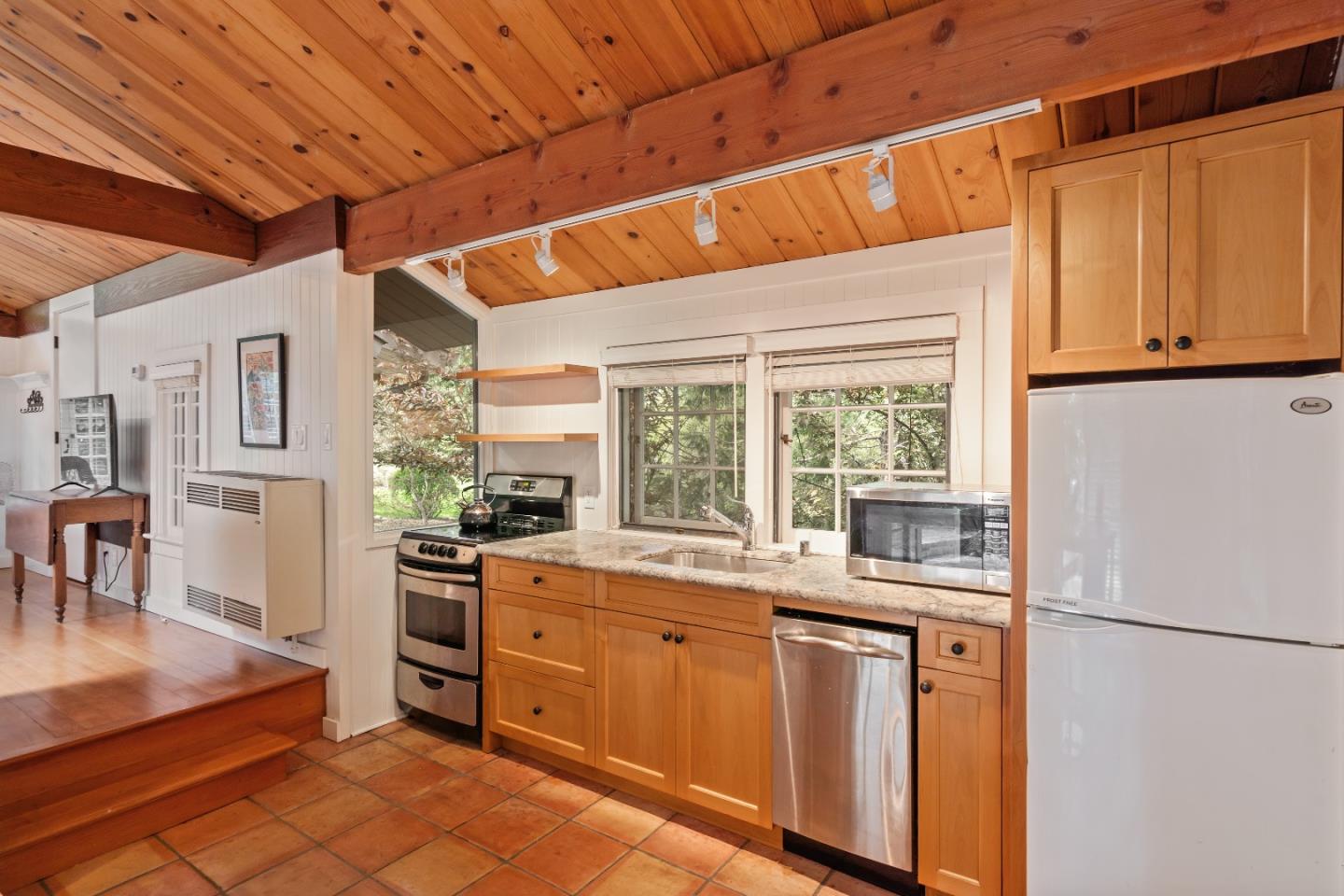 Detail Gallery Image 24 of 31 For 1477 Portola Rd, Woodside,  CA 94062 - 4 Beds | 4 Baths