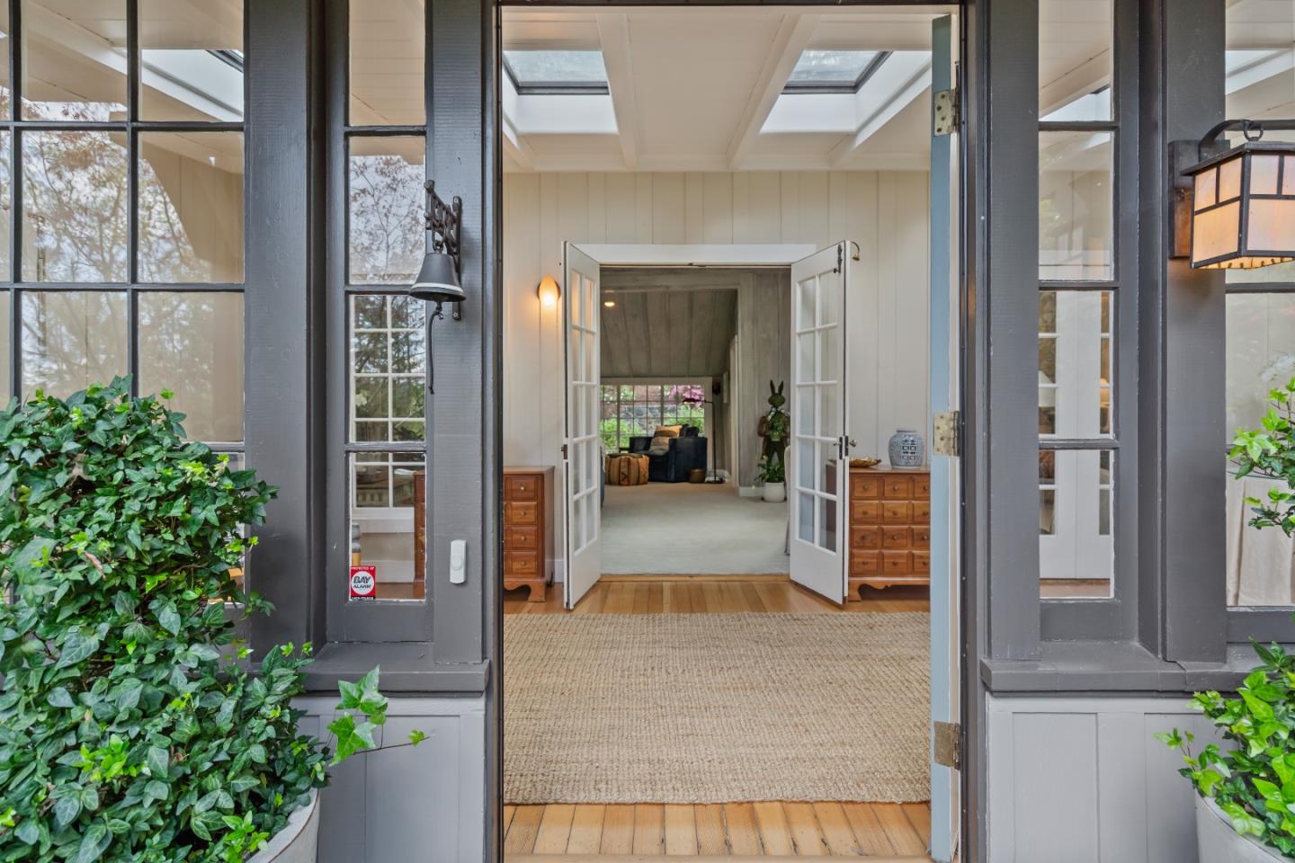 Detail Gallery Image 3 of 31 For 1477 Portola Rd, Woodside,  CA 94062 - 4 Beds | 4 Baths