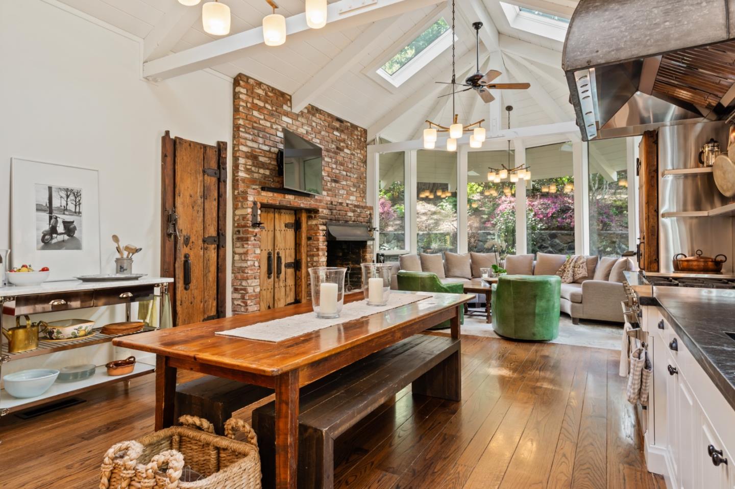 Detail Gallery Image 9 of 31 For 1477 Portola Rd, Woodside,  CA 94062 - 4 Beds | 4 Baths