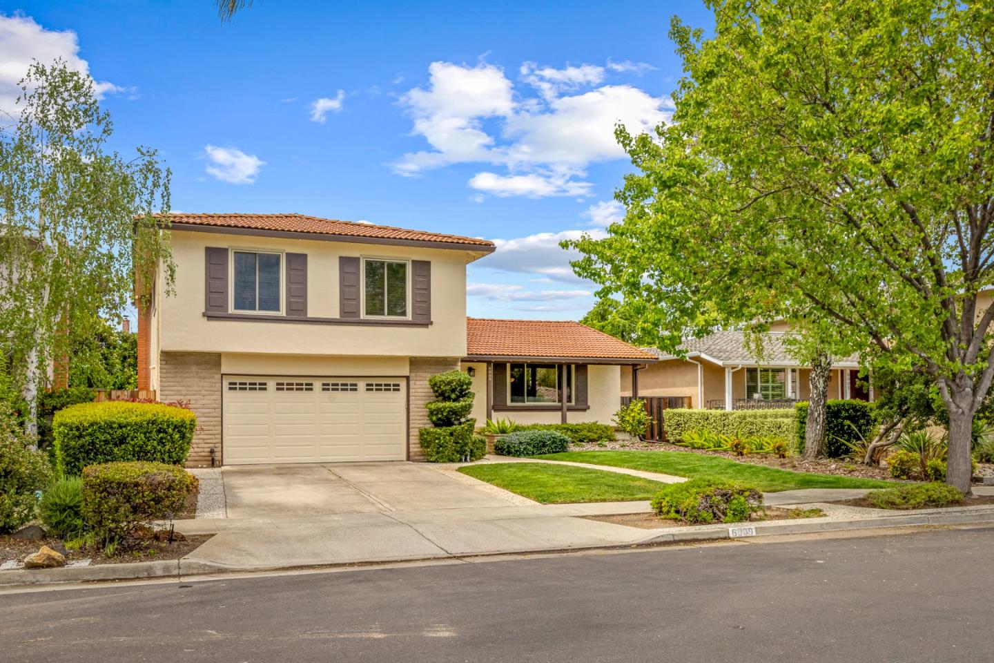 Detail Gallery Image 2 of 56 For 6009 Susan Ct, San Jose,  CA 95123 - 4 Beds | 2/1 Baths