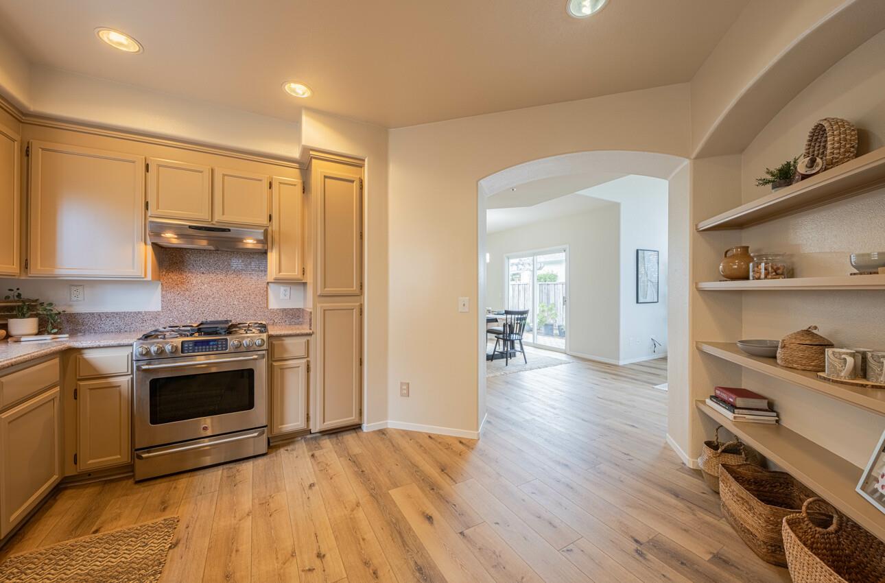 Detail Gallery Image 14 of 31 For 1641 Beacon Hill Dr, Salinas,  CA 93906 - 3 Beds | 2/1 Baths