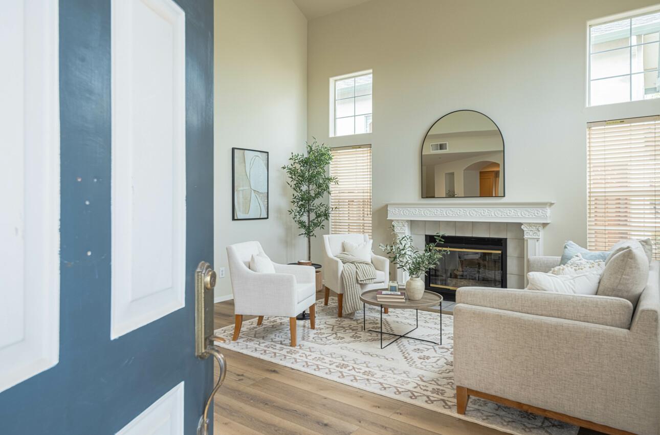 Detail Gallery Image 4 of 31 For 1641 Beacon Hill Dr, Salinas,  CA 93906 - 3 Beds | 2/1 Baths