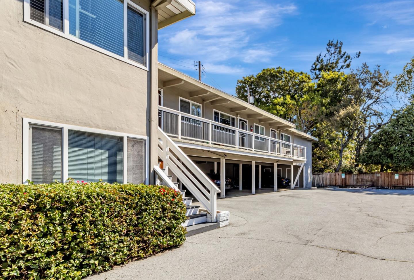 Detail Gallery Image 2 of 34 For 4 Coleman Pl, Menlo Park,  CA 94025 - – Beds | – Baths