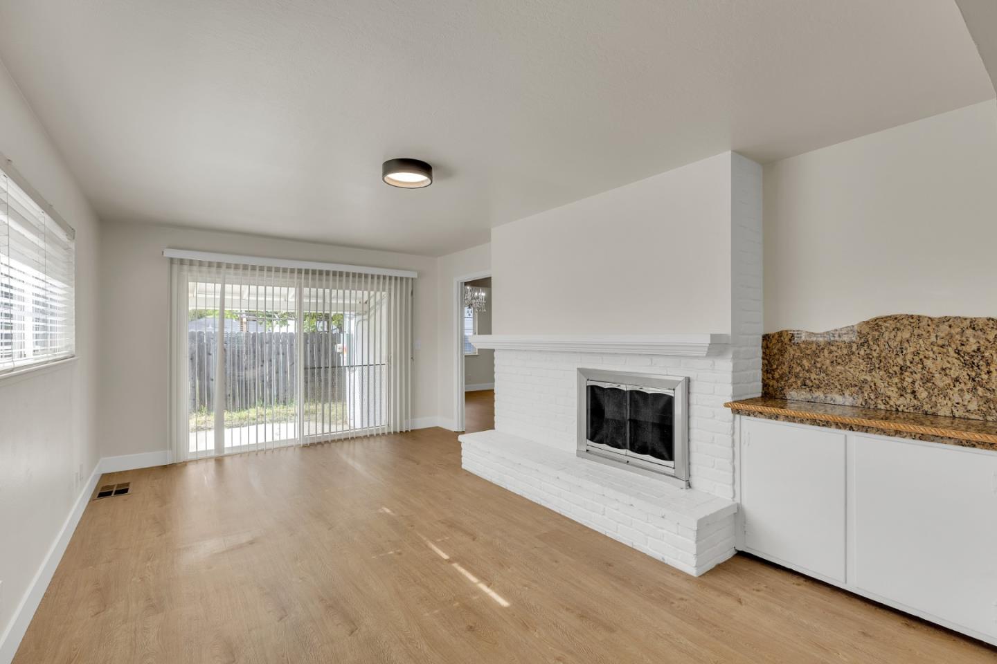 Detail Gallery Image 3 of 15 For 6026 Ranger Way, Carmichael,  CA 95608 - 3 Beds | 3 Baths
