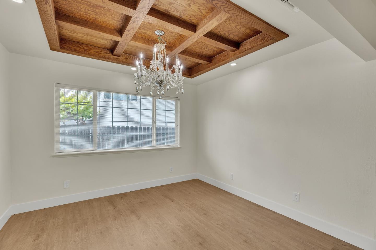 Detail Gallery Image 6 of 15 For 6026 Ranger Way, Carmichael,  CA 95608 - 3 Beds | 3 Baths