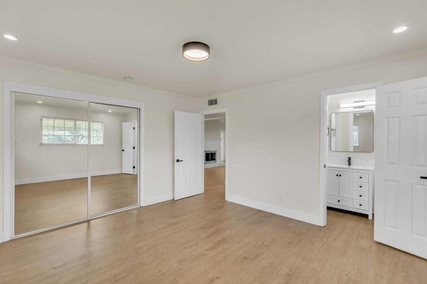 Detail Gallery Image 9 of 15 For 6026 Ranger Way, Carmichael,  CA 95608 - 3 Beds | 3 Baths