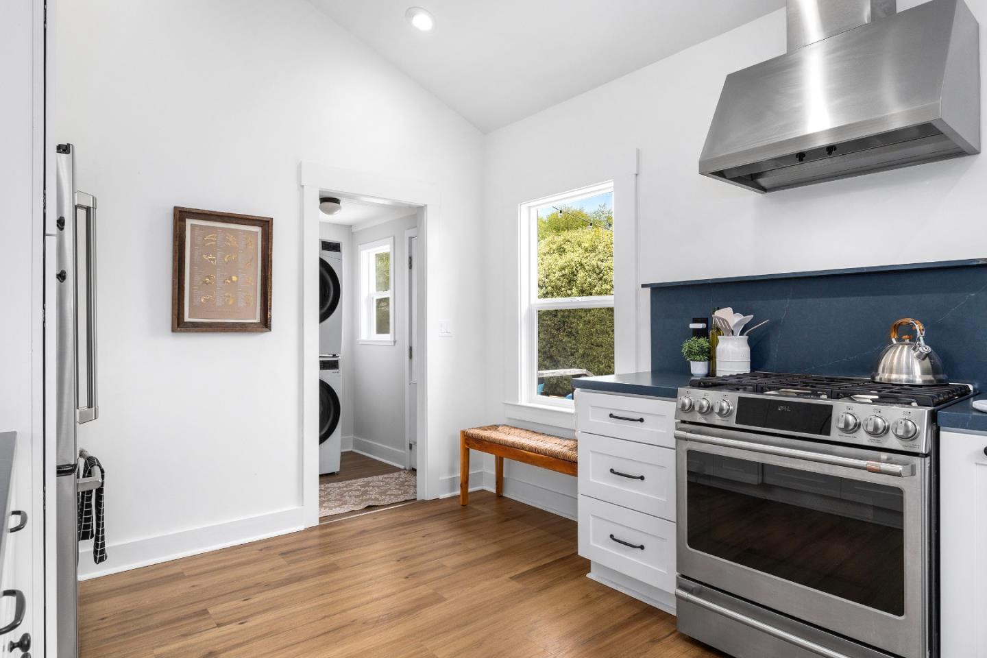 Detail Gallery Image 13 of 43 For 900 35th Ave, Santa Cruz,  CA 95062 - 3 Beds | 1/1 Baths