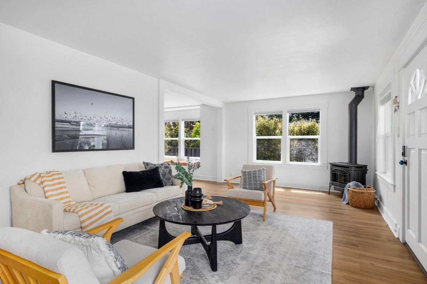 Detail Gallery Image 2 of 43 For 900 35th Ave, Santa Cruz,  CA 95062 - 3 Beds | 1/1 Baths