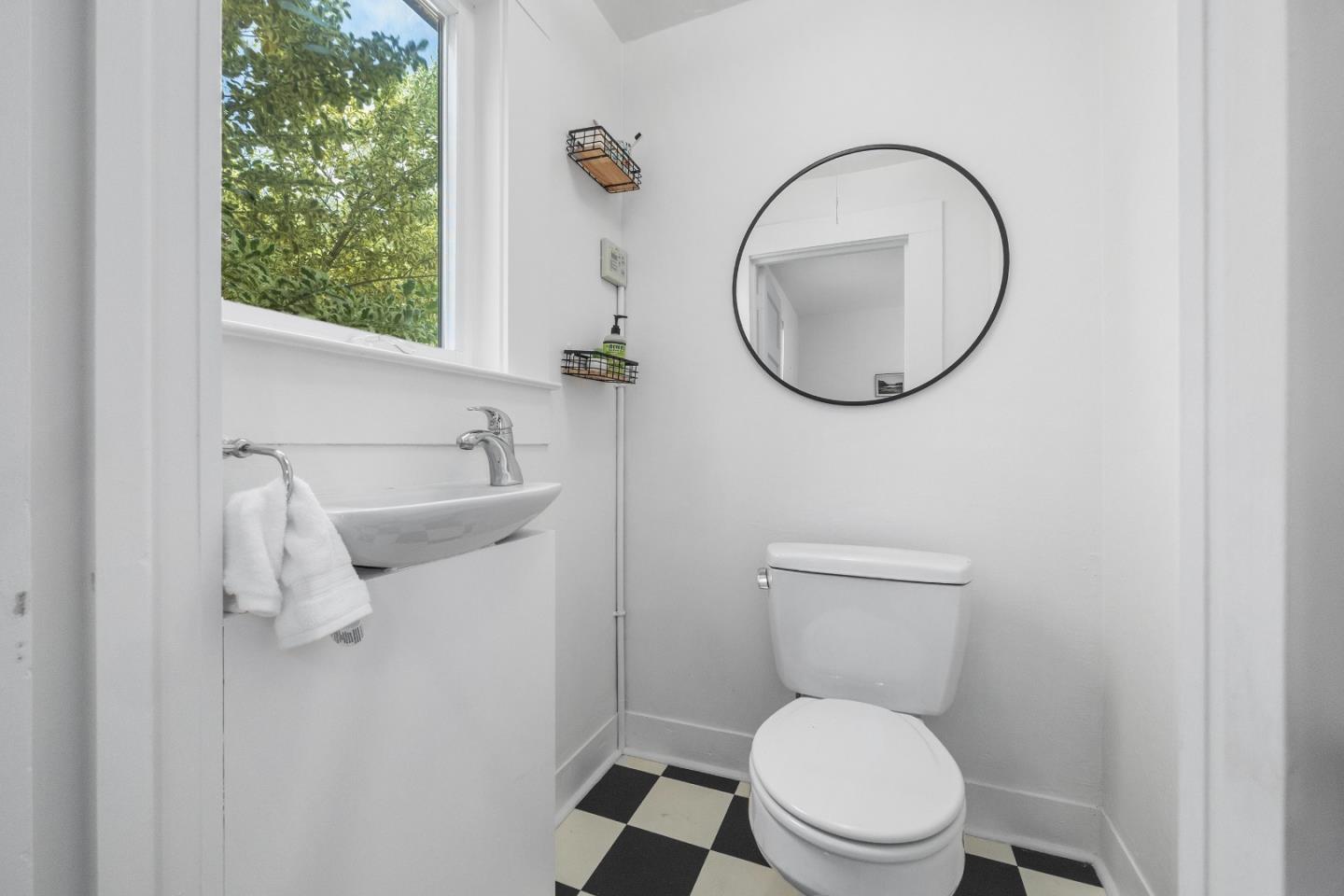 Detail Gallery Image 24 of 43 For 900 35th Ave, Santa Cruz,  CA 95062 - 3 Beds | 1/1 Baths