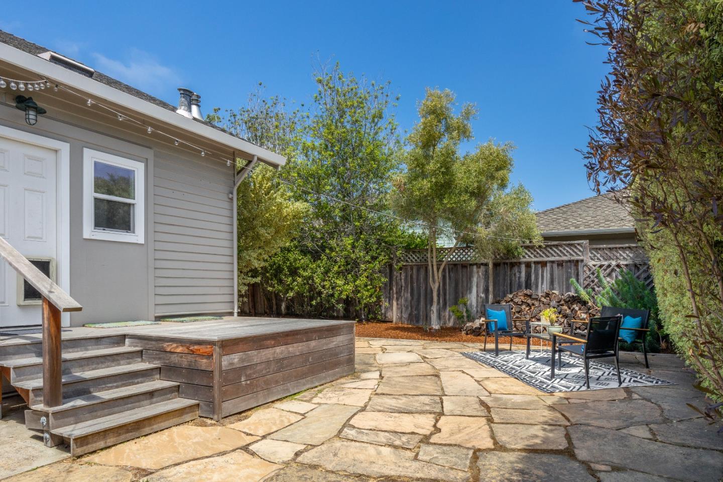 Detail Gallery Image 35 of 43 For 900 35th Ave, Santa Cruz,  CA 95062 - 3 Beds | 1/1 Baths