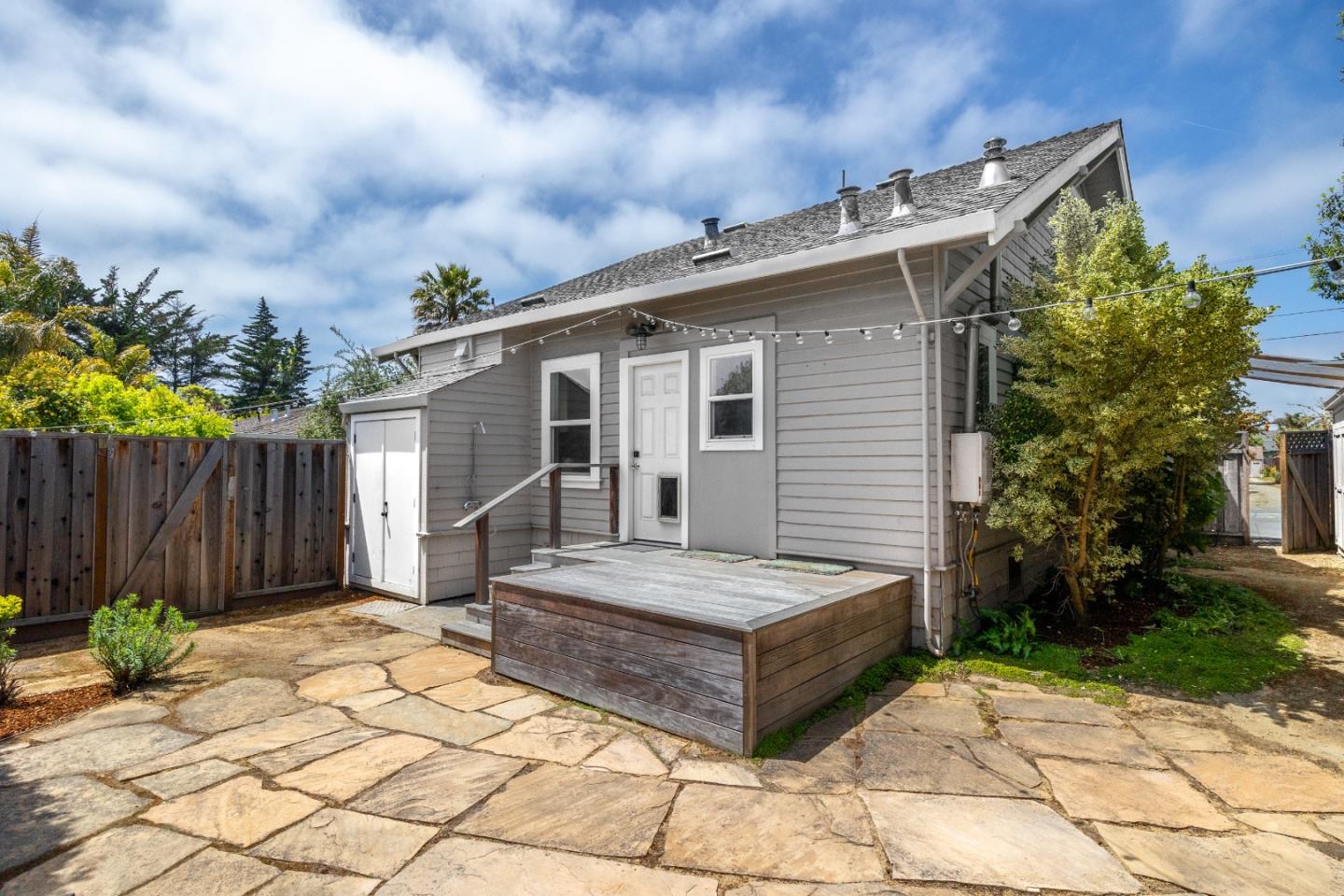 Detail Gallery Image 36 of 43 For 900 35th Ave, Santa Cruz,  CA 95062 - 3 Beds | 1/1 Baths