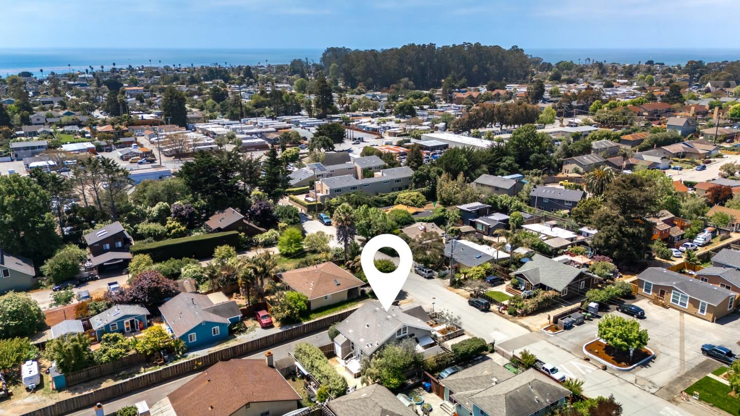 Detail Gallery Image 38 of 43 For 900 35th Ave, Santa Cruz,  CA 95062 - 3 Beds | 1/1 Baths