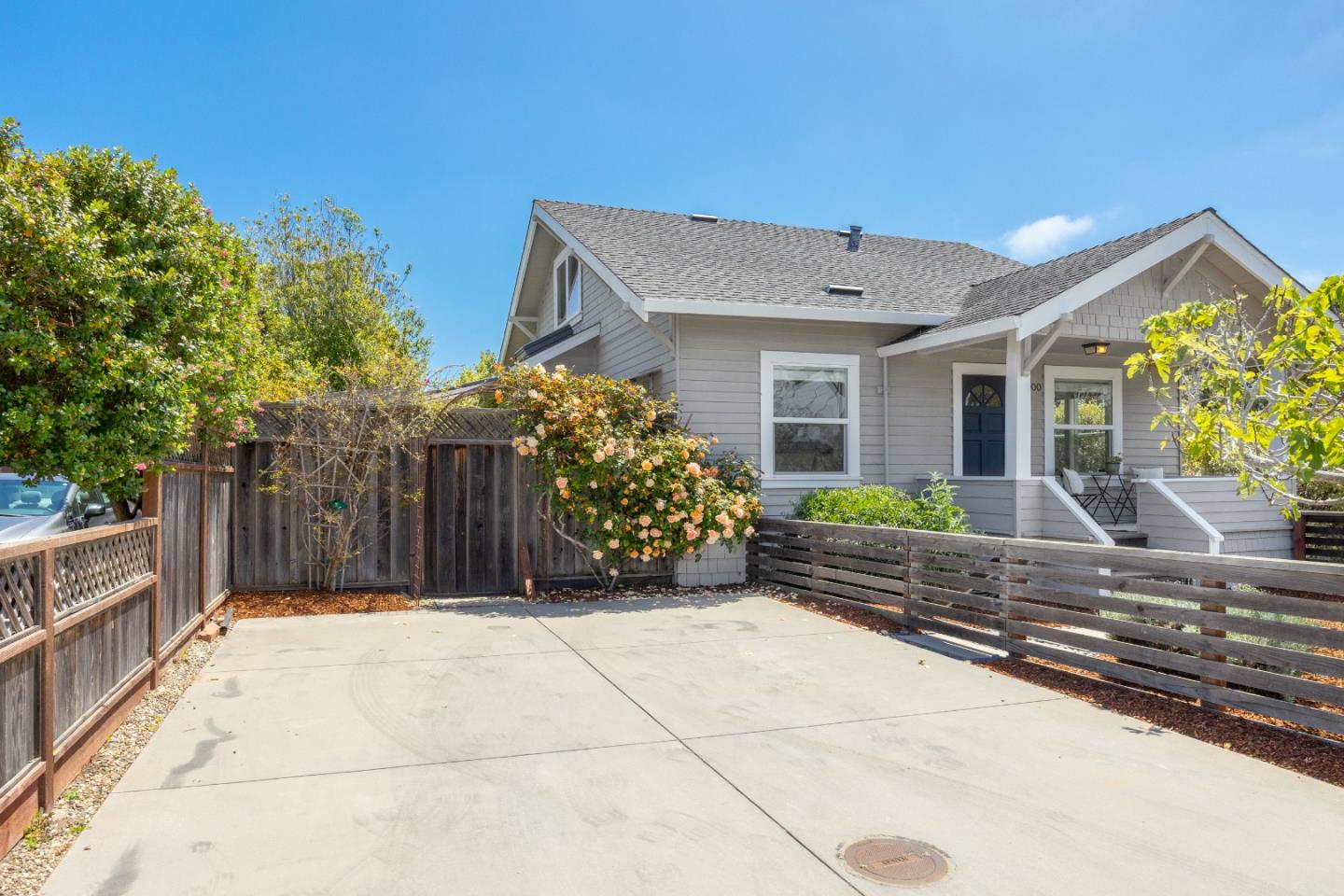 Detail Gallery Image 5 of 43 For 900 35th Ave, Santa Cruz,  CA 95062 - 3 Beds | 1/1 Baths