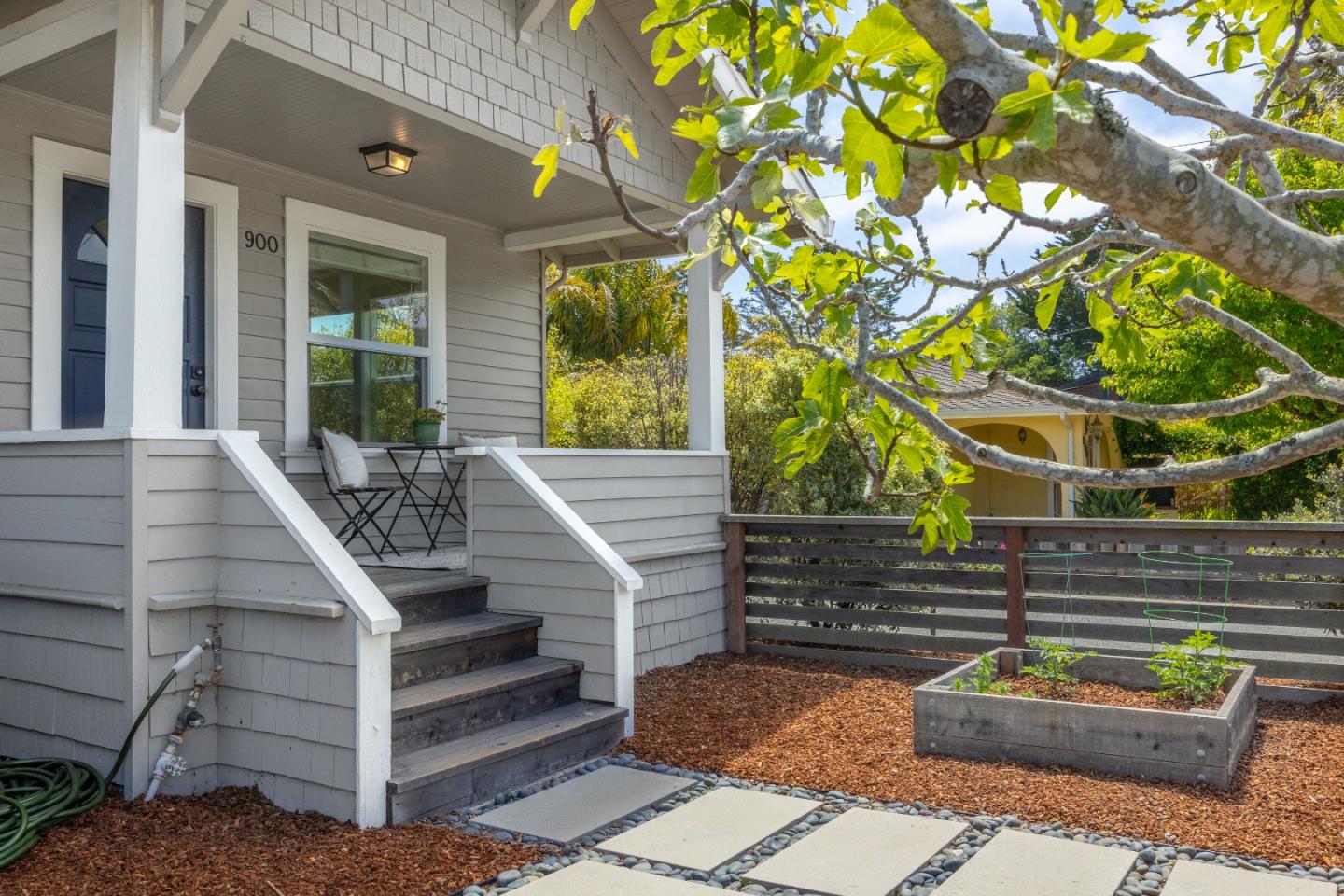 Detail Gallery Image 7 of 43 For 900 35th Ave, Santa Cruz,  CA 95062 - 3 Beds | 1/1 Baths