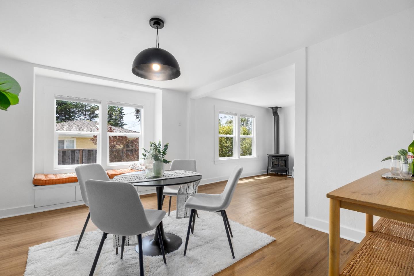 Detail Gallery Image 9 of 43 For 900 35th Ave, Santa Cruz,  CA 95062 - 3 Beds | 1/1 Baths
