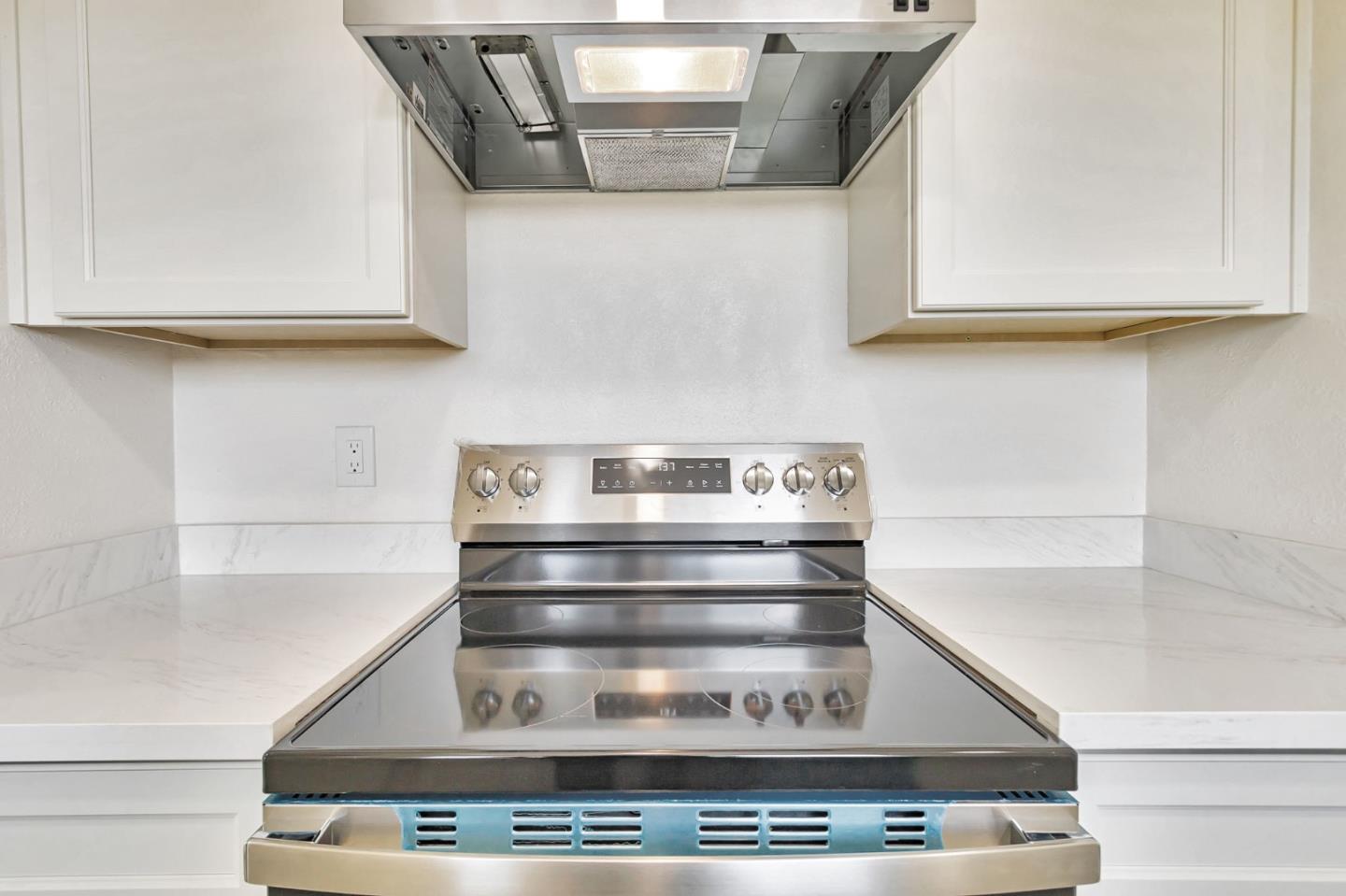 Detail Gallery Image 12 of 28 For 933 Faris Dr, San Jose,  CA 95111 - 3 Beds | 2 Baths