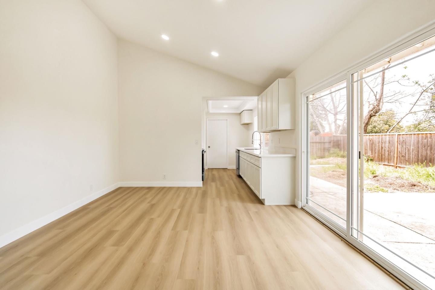 Detail Gallery Image 15 of 28 For 933 Faris Dr, San Jose,  CA 95111 - 3 Beds | 2 Baths