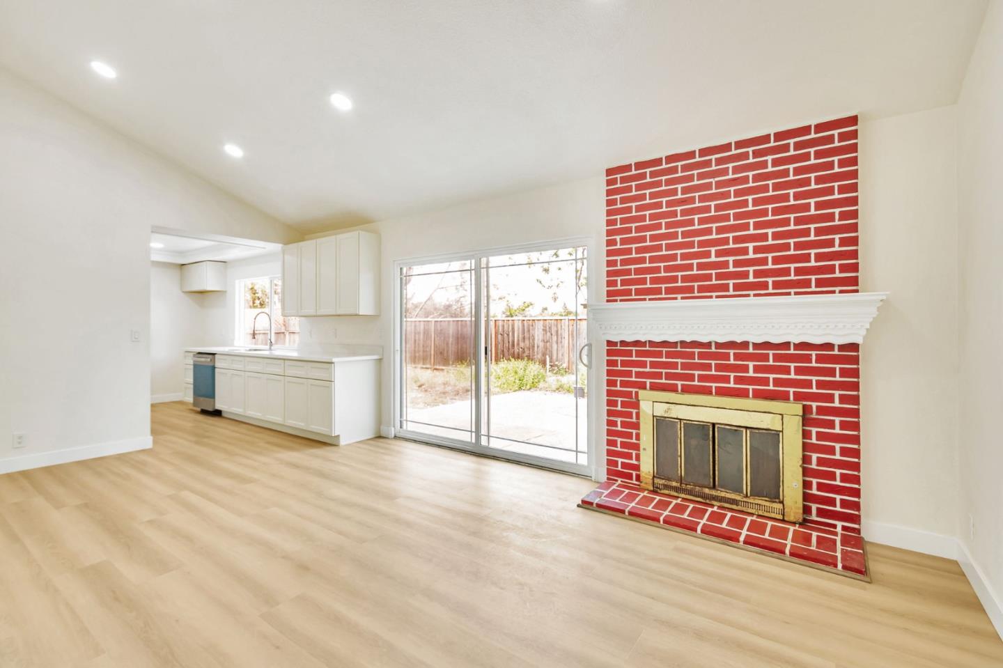 Detail Gallery Image 18 of 28 For 933 Faris Dr, San Jose,  CA 95111 - 3 Beds | 2 Baths