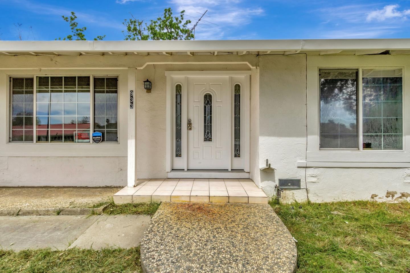 Detail Gallery Image 4 of 28 For 933 Faris Dr, San Jose,  CA 95111 - 3 Beds | 2 Baths