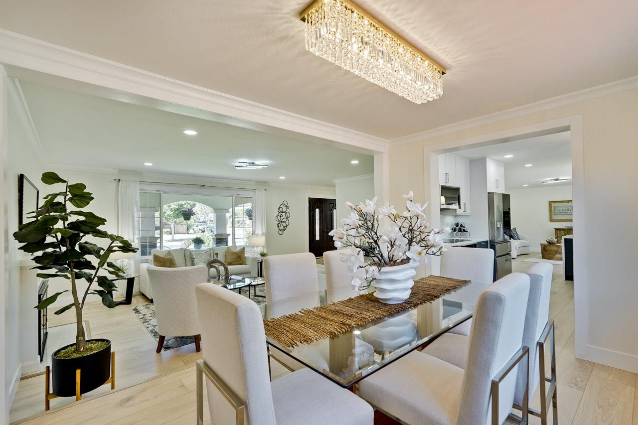 Detail Gallery Image 12 of 58 For 1464 Jamestown Dr, Cupertino,  CA 95014 - 6 Beds | 3 Baths