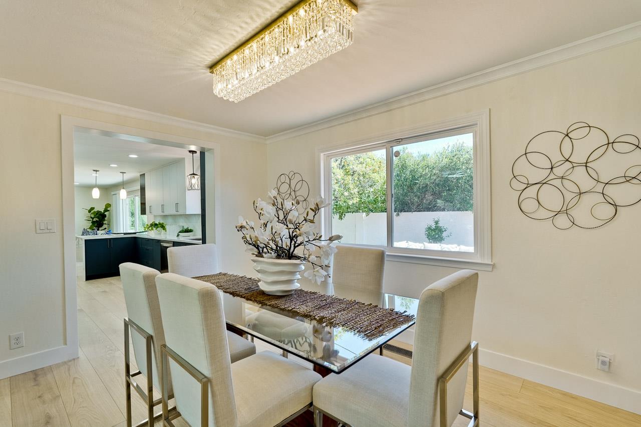Detail Gallery Image 13 of 58 For 1464 Jamestown Dr, Cupertino,  CA 95014 - 6 Beds | 3 Baths