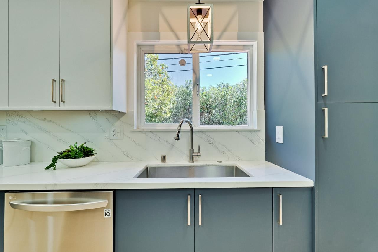 Detail Gallery Image 15 of 58 For 1464 Jamestown Dr, Cupertino,  CA 95014 - 6 Beds | 3 Baths
