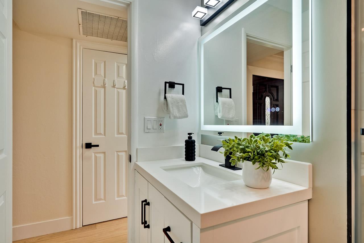 Detail Gallery Image 26 of 58 For 1464 Jamestown Dr, Cupertino,  CA 95014 - 6 Beds | 3 Baths